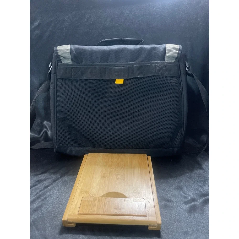 Targus laptop messenger